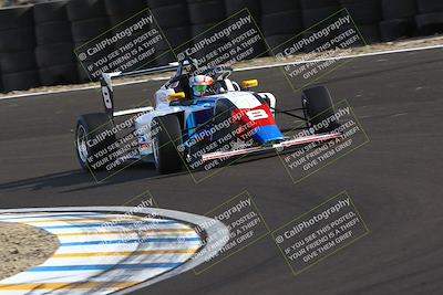 media/Jan-25-2025-CalClub SCCA (Sat) [[03c98a249e]]/Race 2/